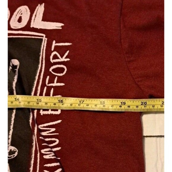 Marvel Deadpool Maximum Effort Men’s Large Red T-Shirt Cotton-Poly Blend MCU - Picture 5 of 6